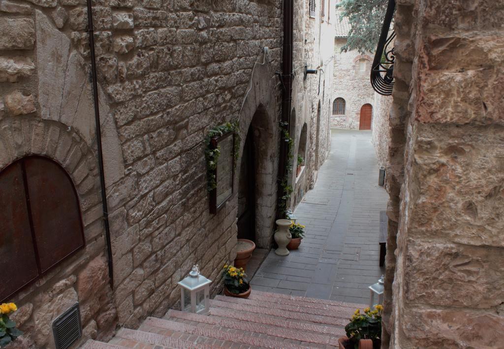 Hotel Il Vicoletto Assisi Exterior foto