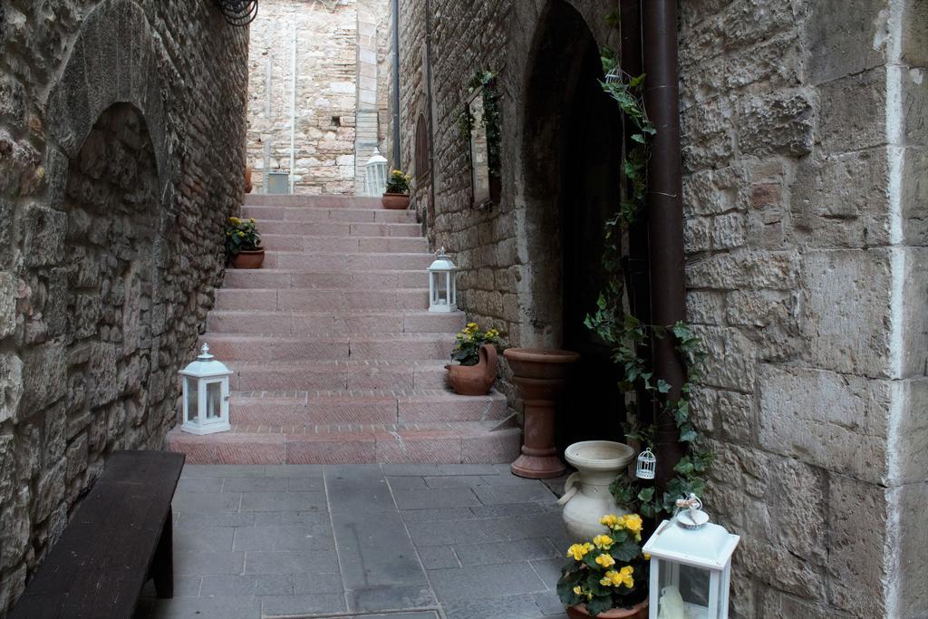 Hotel Il Vicoletto Assisi Exterior foto